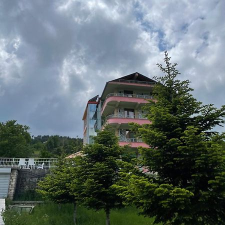 Lura Hotel Fushe-Lure Kültér fotó