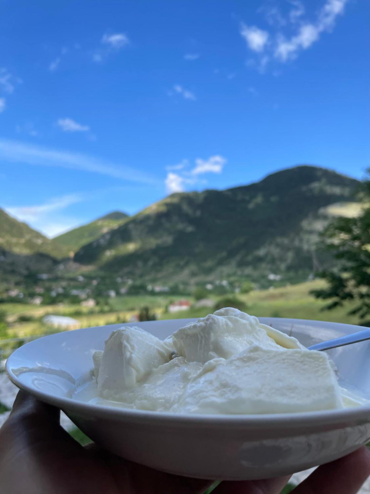 Lura Hotel Fushe-Lure Kültér fotó