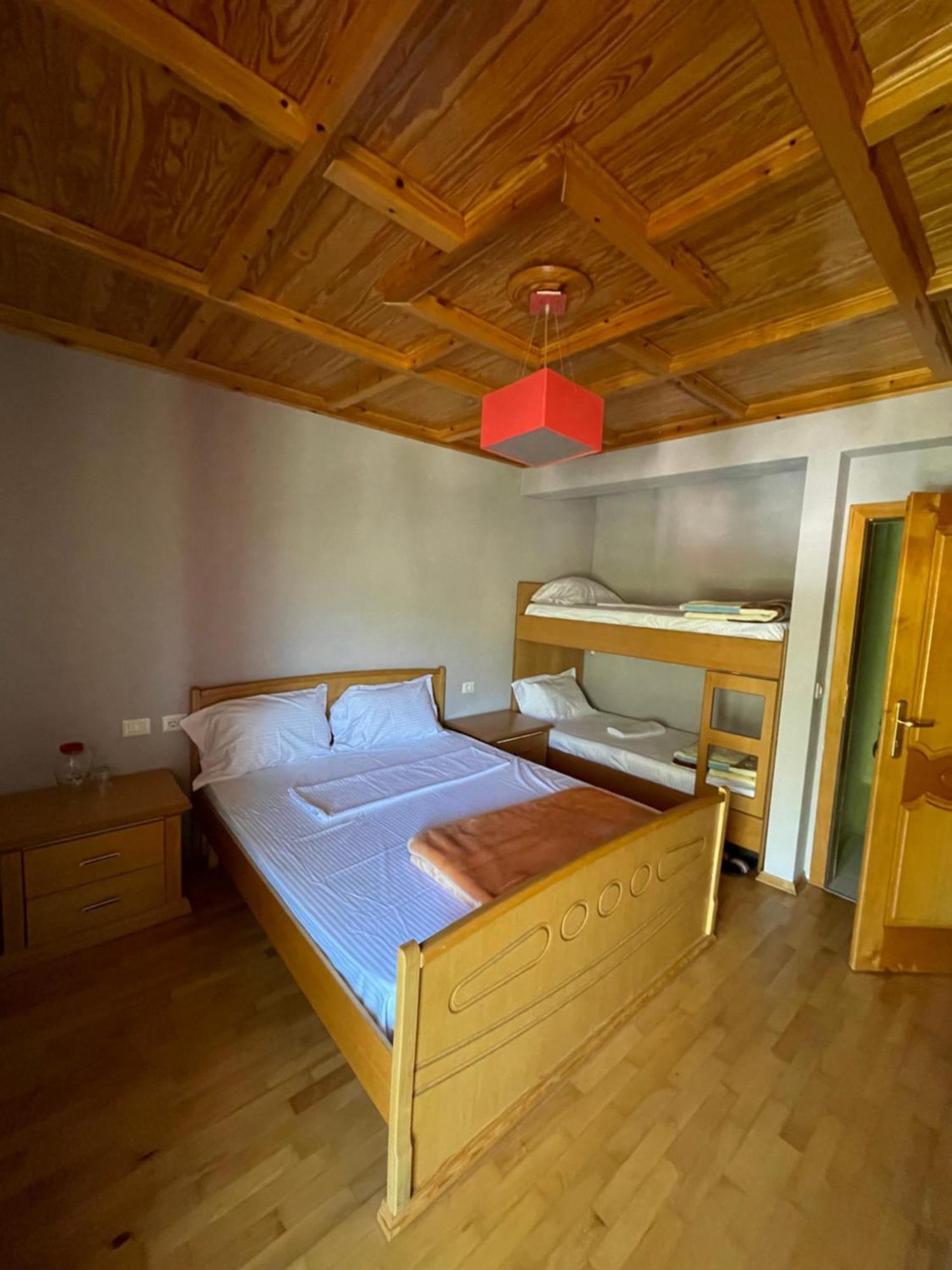 Lura Hotel Fushe-Lure Kültér fotó