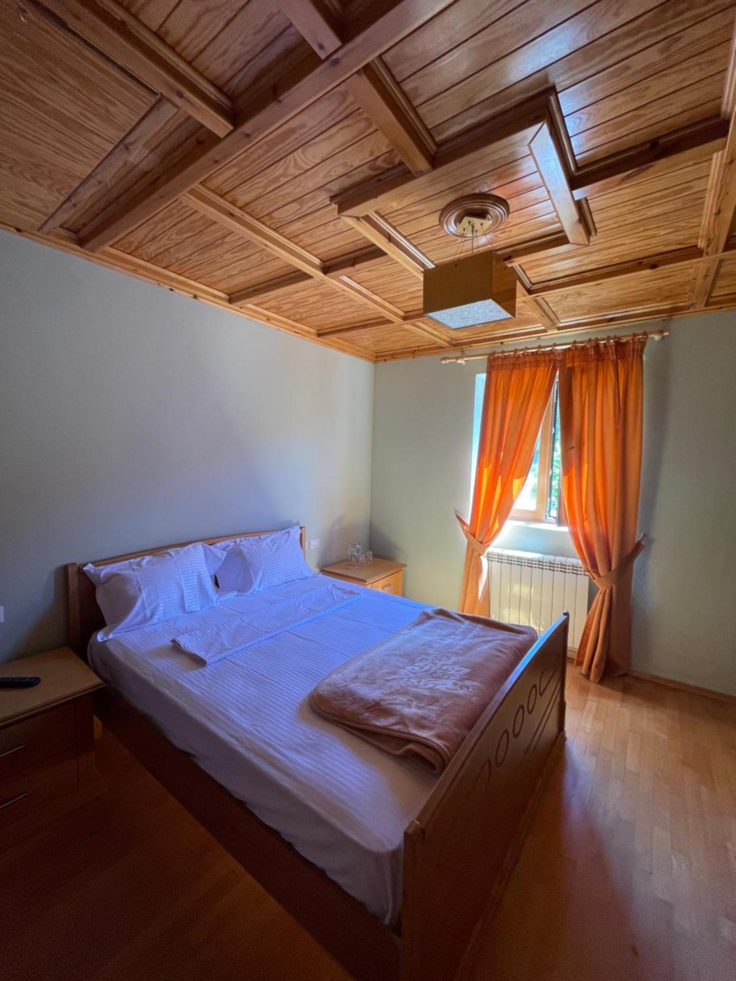 Lura Hotel Fushe-Lure Kültér fotó