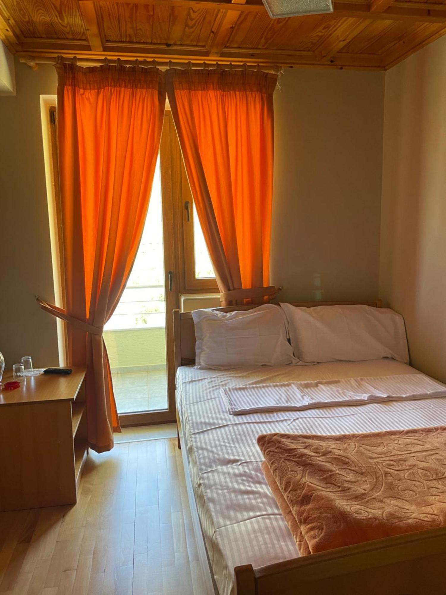 Lura Hotel Fushe-Lure Kültér fotó