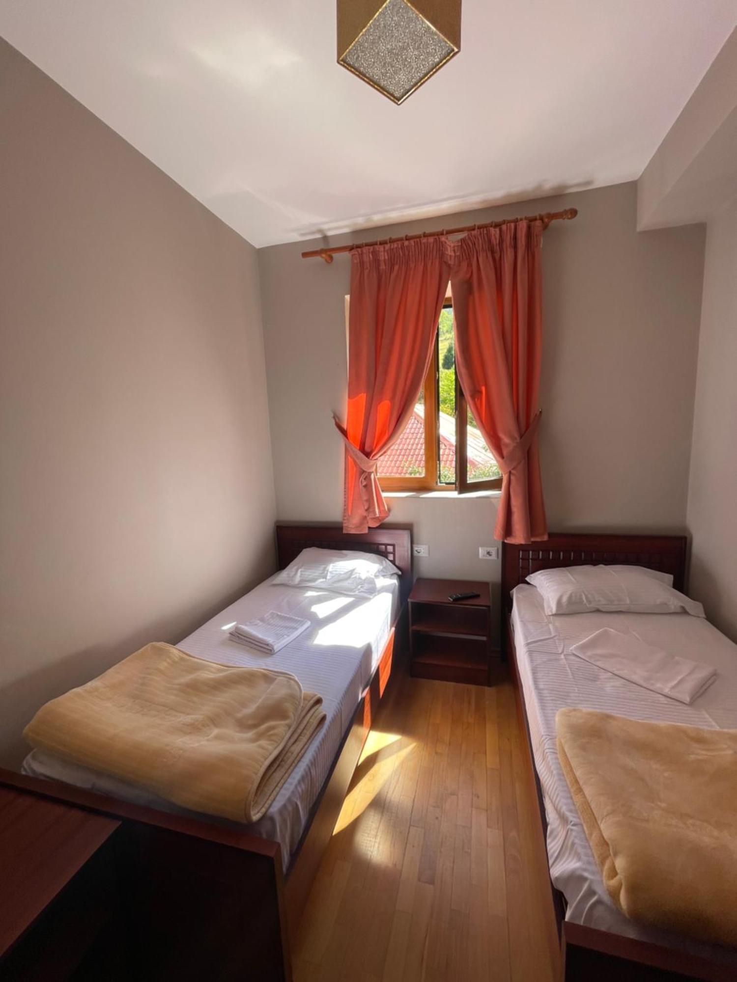 Lura Hotel Fushe-Lure Kültér fotó