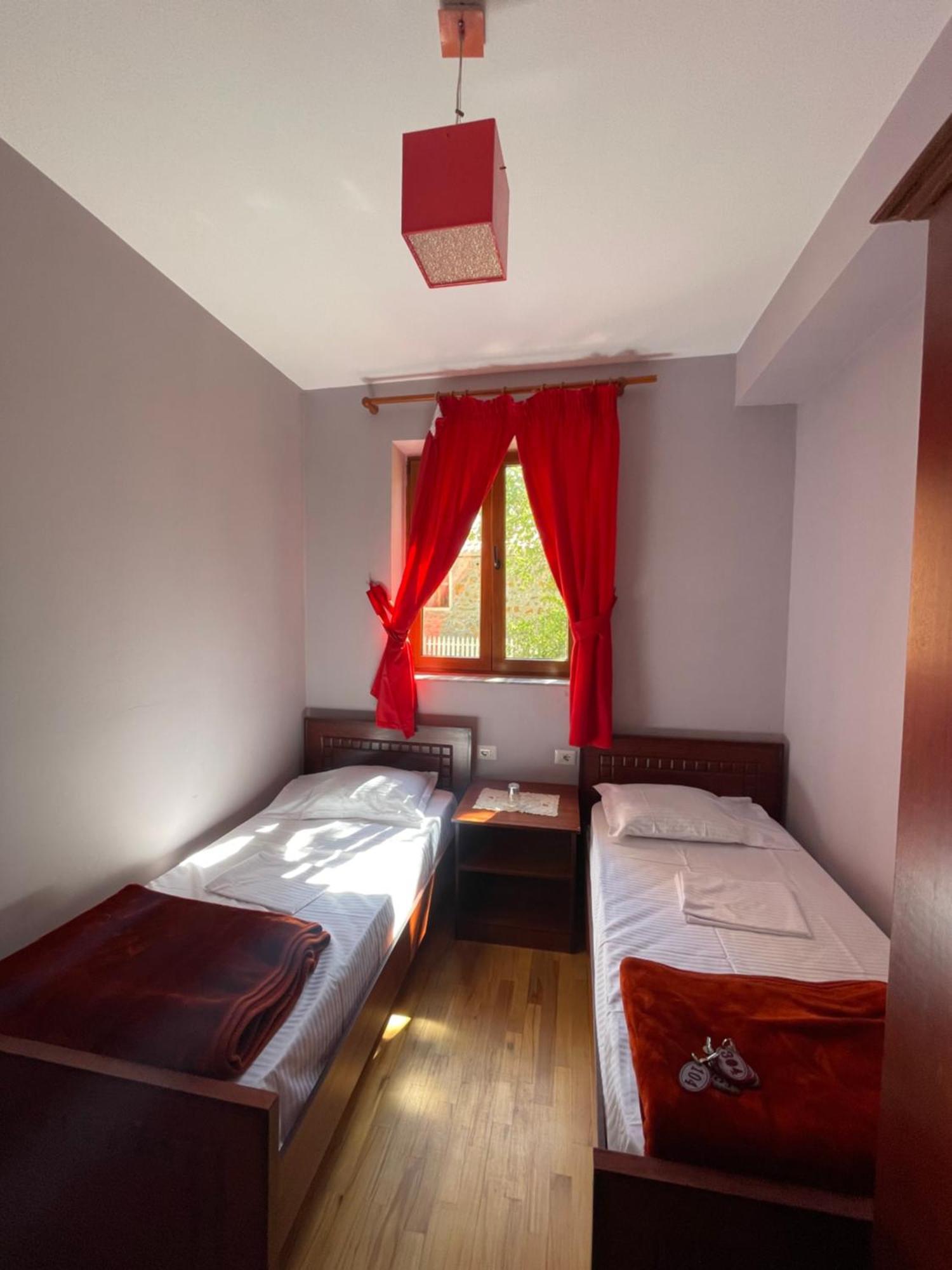 Lura Hotel Fushe-Lure Kültér fotó