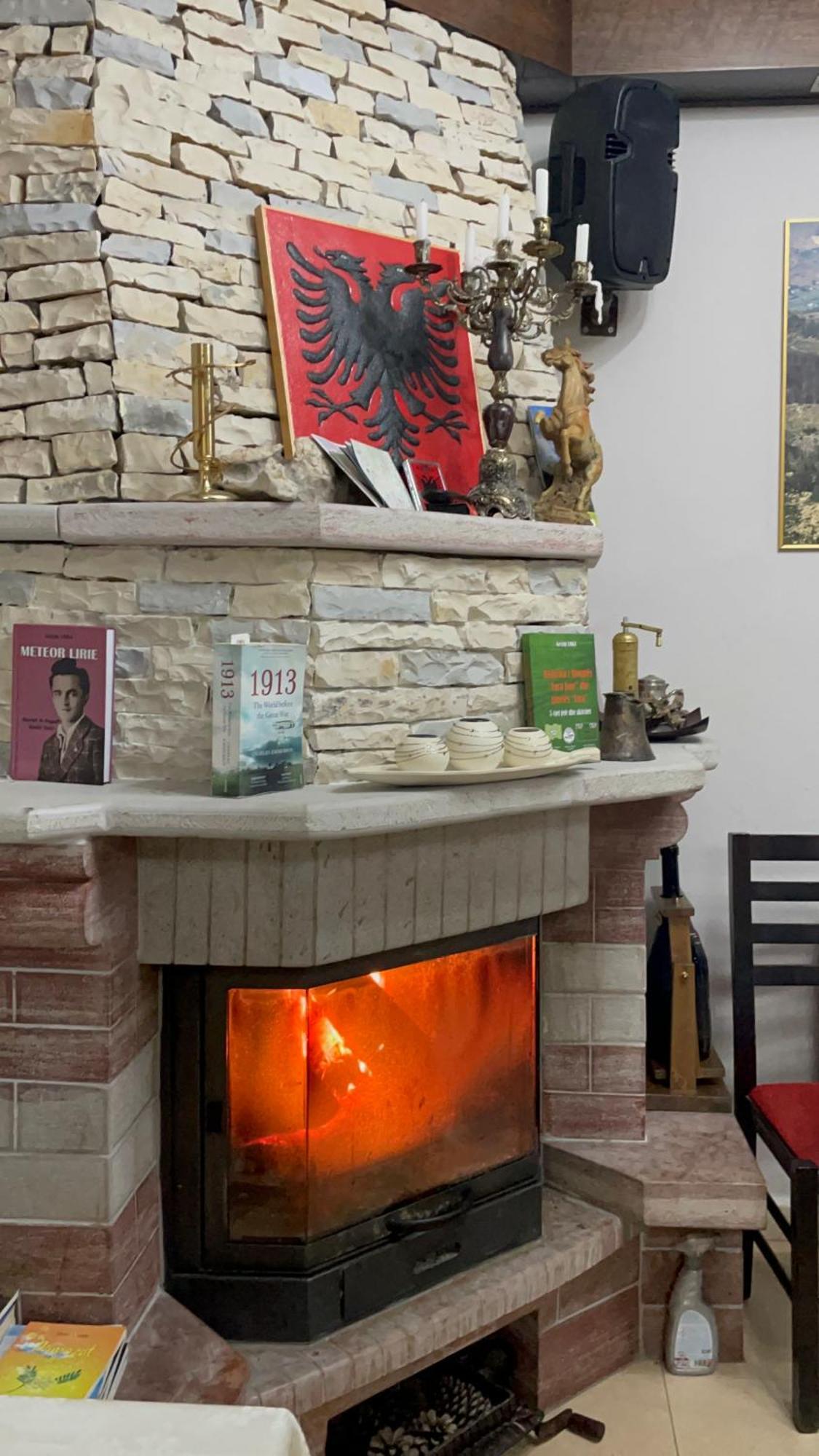 Lura Hotel Fushe-Lure Kültér fotó