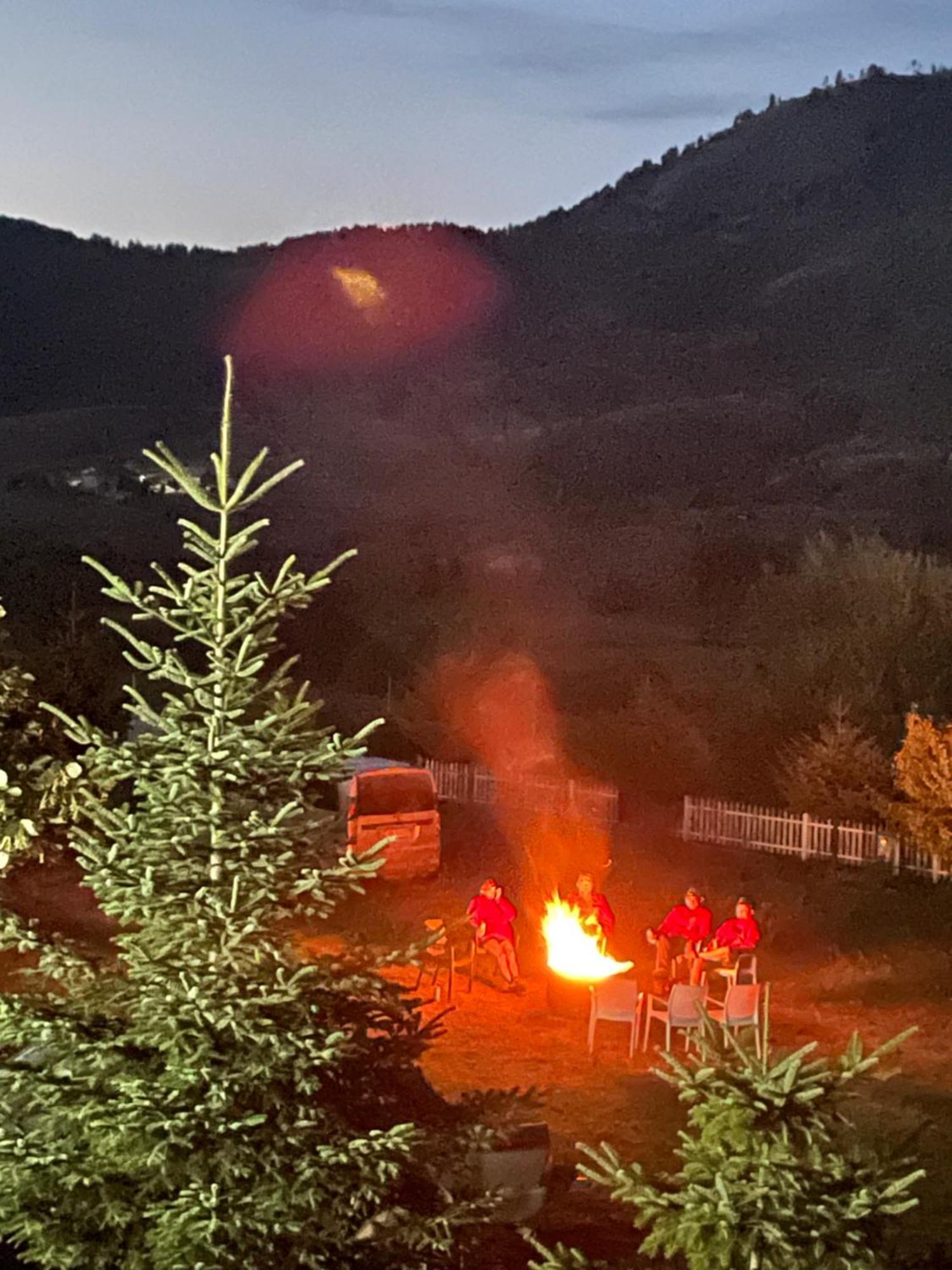 Lura Hotel Fushe-Lure Kültér fotó