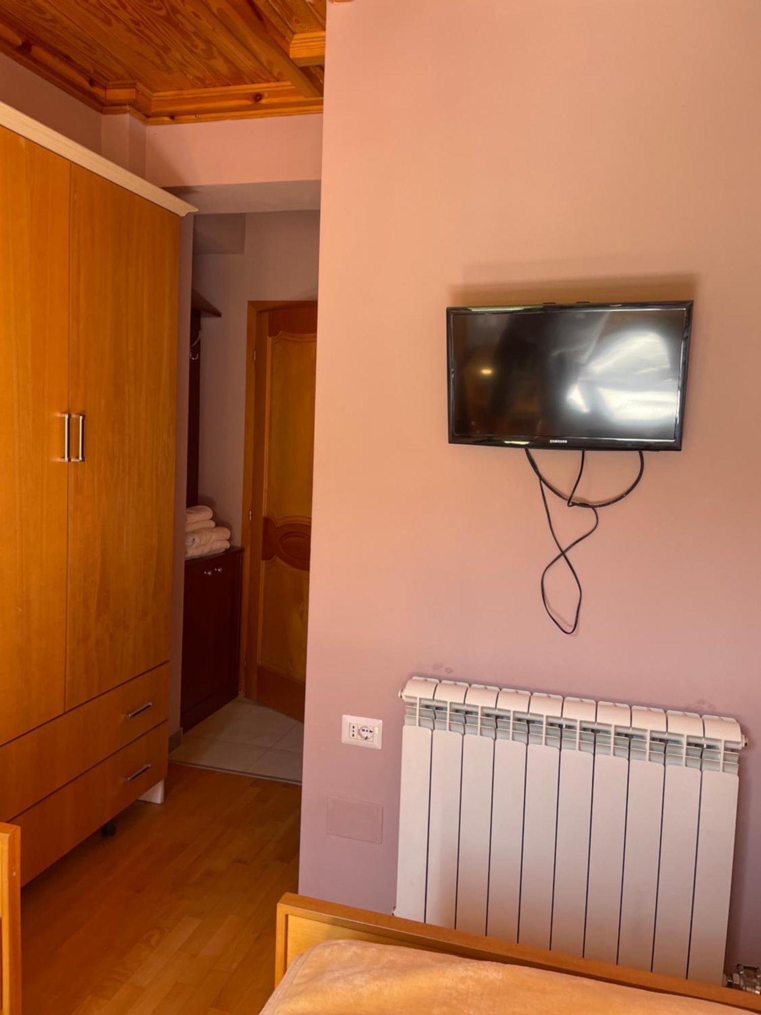 Lura Hotel Fushe-Lure Kültér fotó
