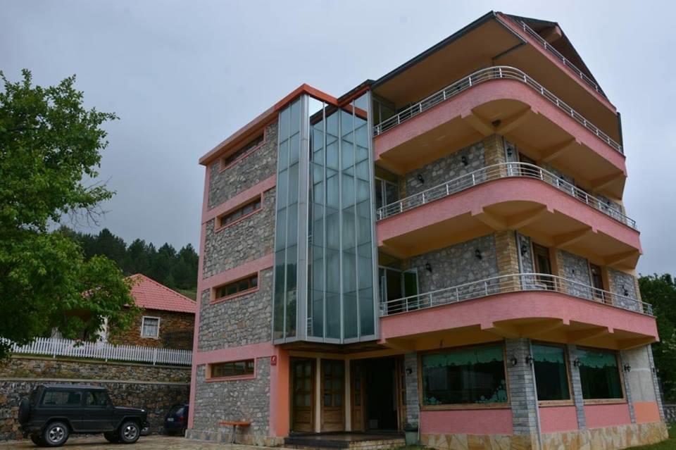 Lura Hotel Fushe-Lure Kültér fotó