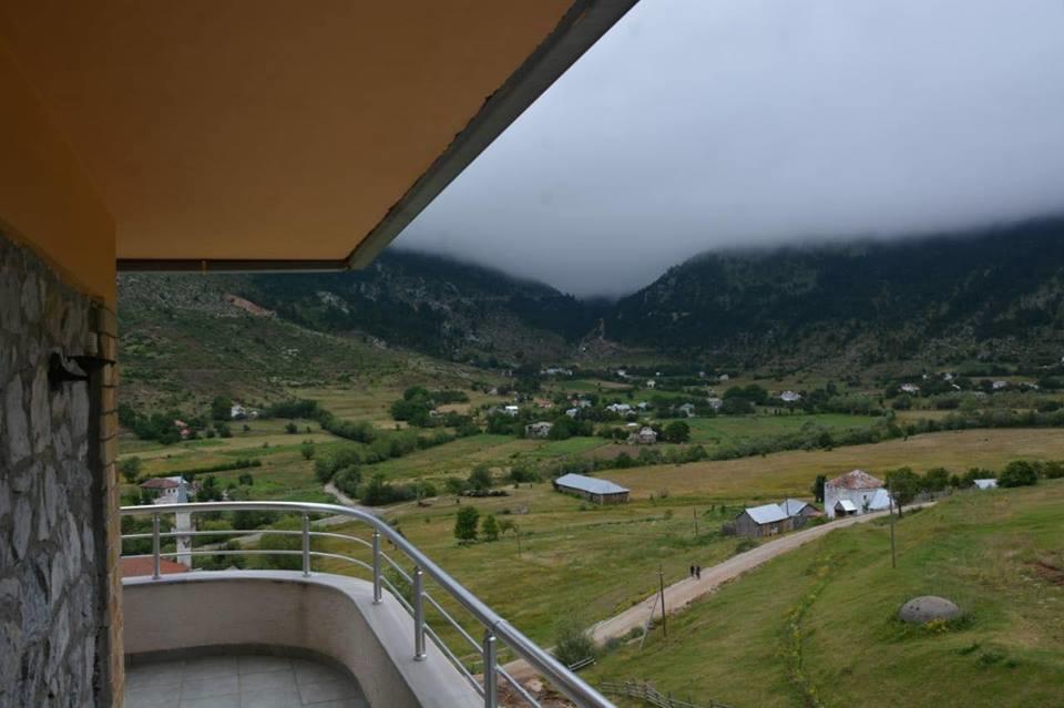 Lura Hotel Fushe-Lure Kültér fotó